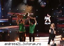 works hard for the money! :) poze megastar